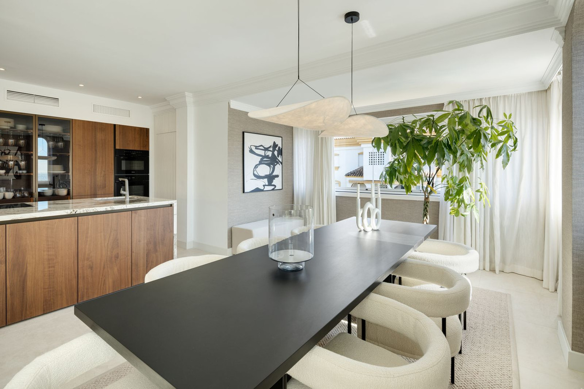 Penthouse for sale in Golden Mile, Málaga, Spain