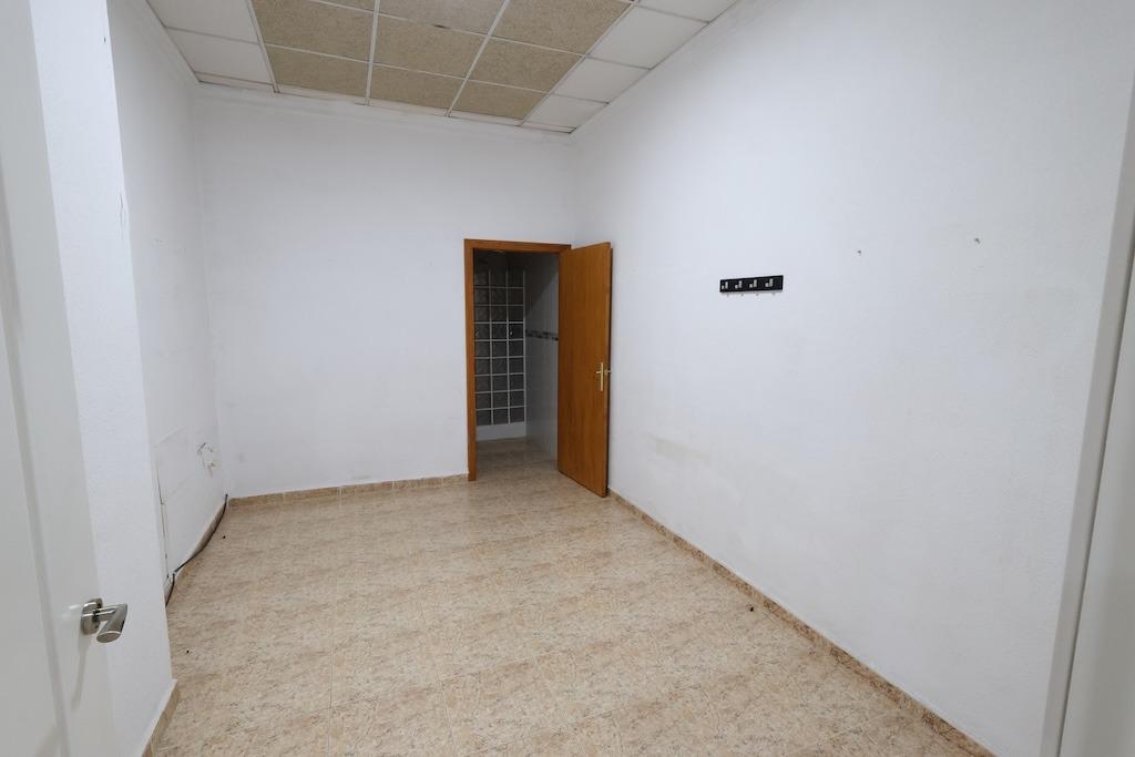 Commercial unit for sale in Torrevieja, Alicante, Spain