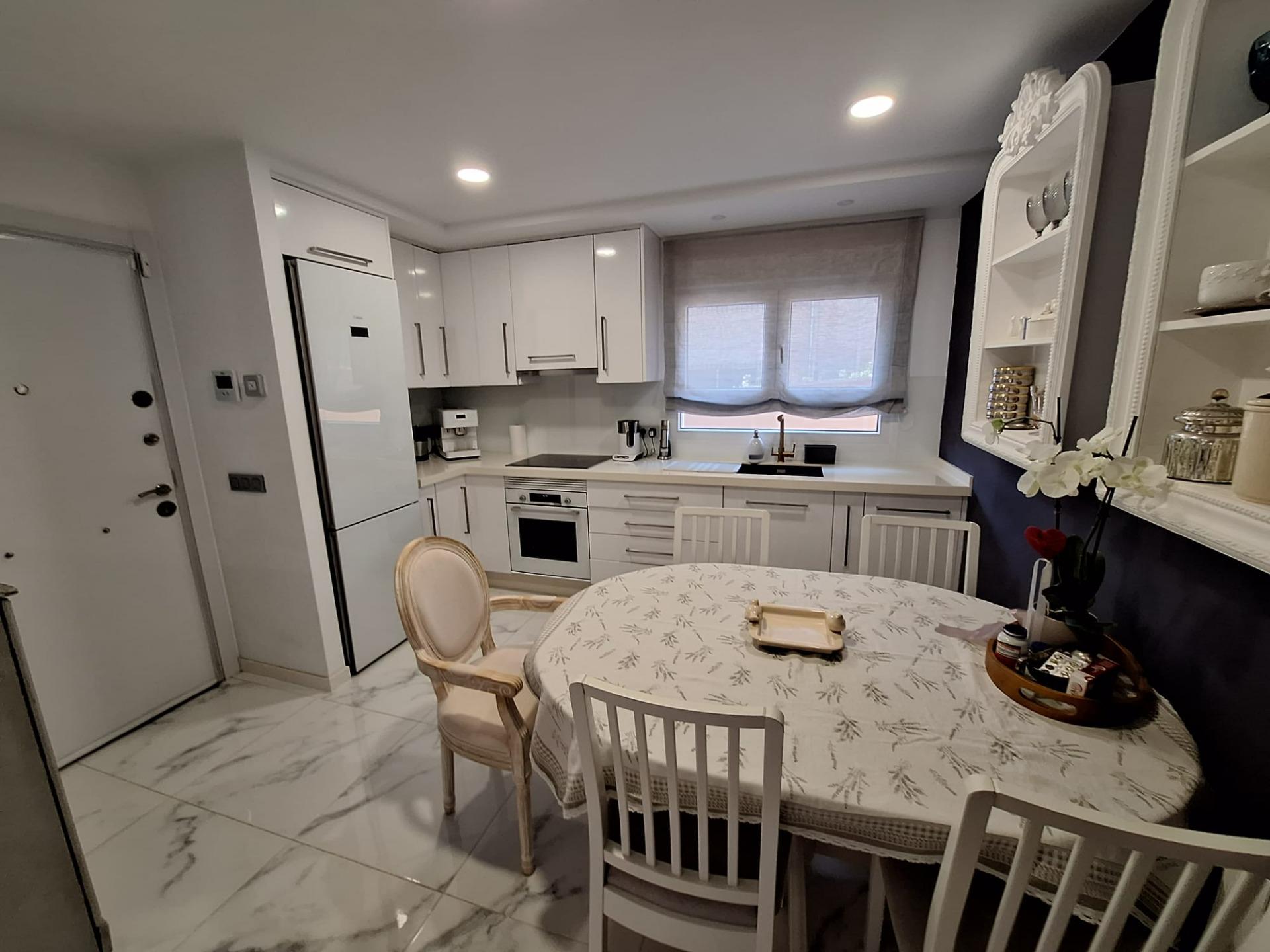 Villa en venta en Pilar De La Horadada