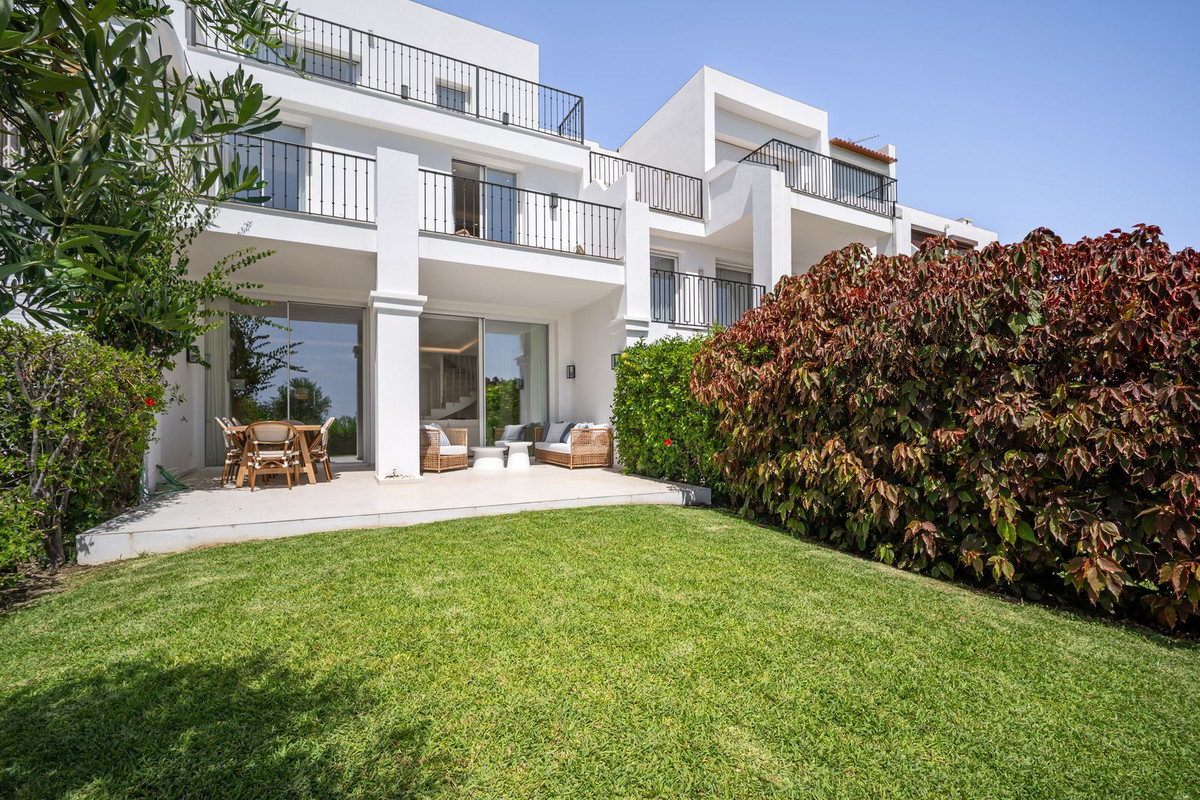 Town House for sale in La Quinta, Málaga, Spain
