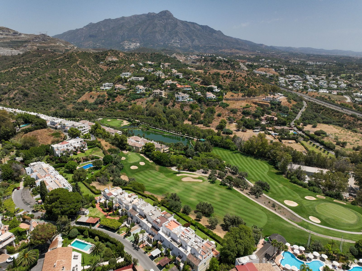 Town House for sale in La Quinta, Málaga, Spain