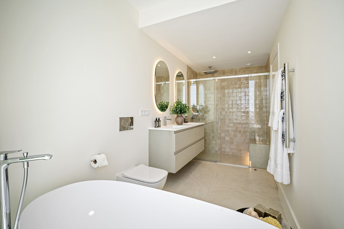 Town House for sale in La Quinta, Málaga, Spain