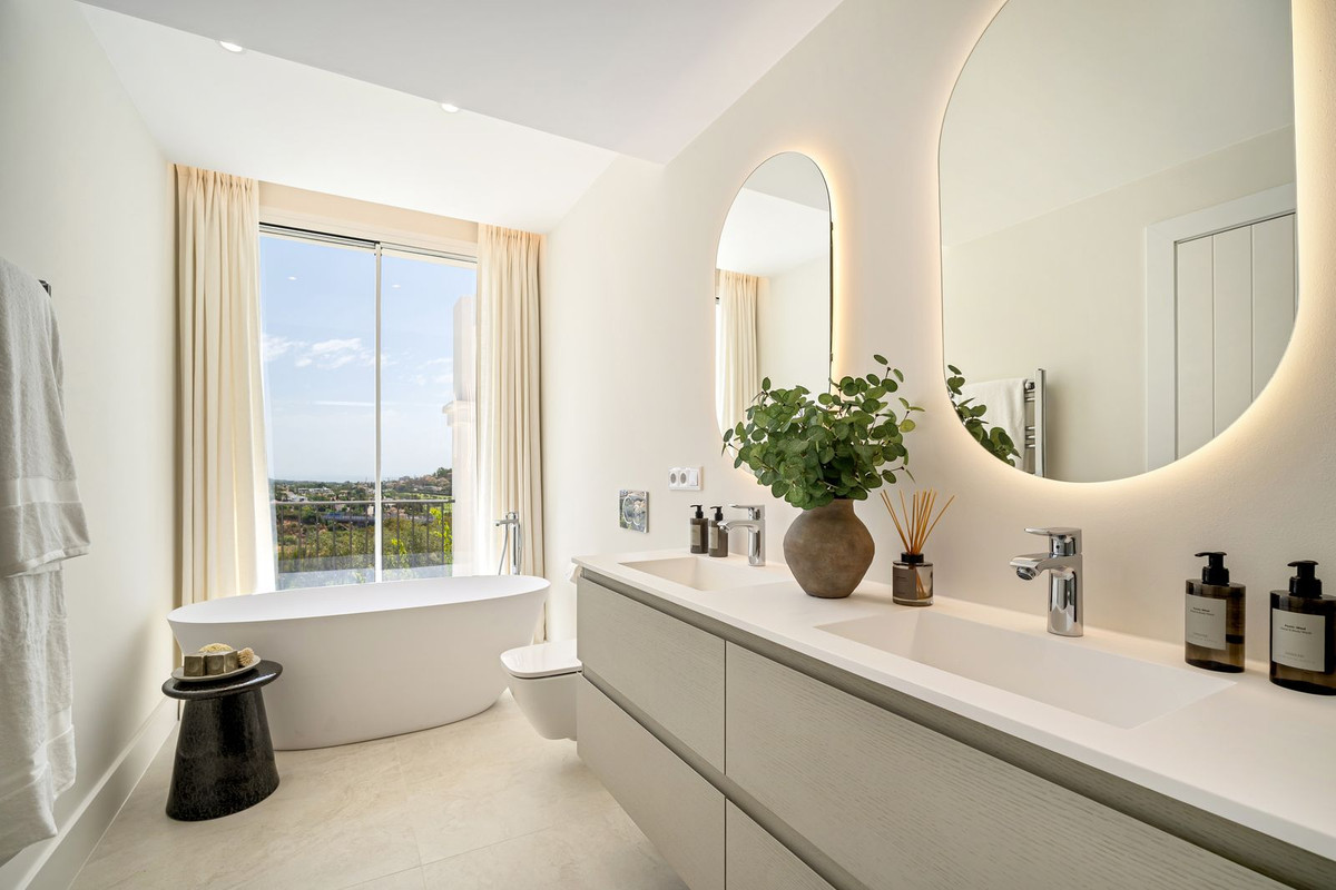 Town House for sale in La Quinta, Málaga, Spain