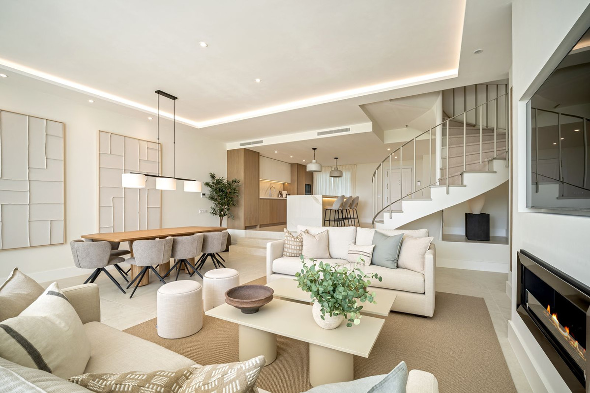 Town House for sale in La Quinta, Málaga, Spain