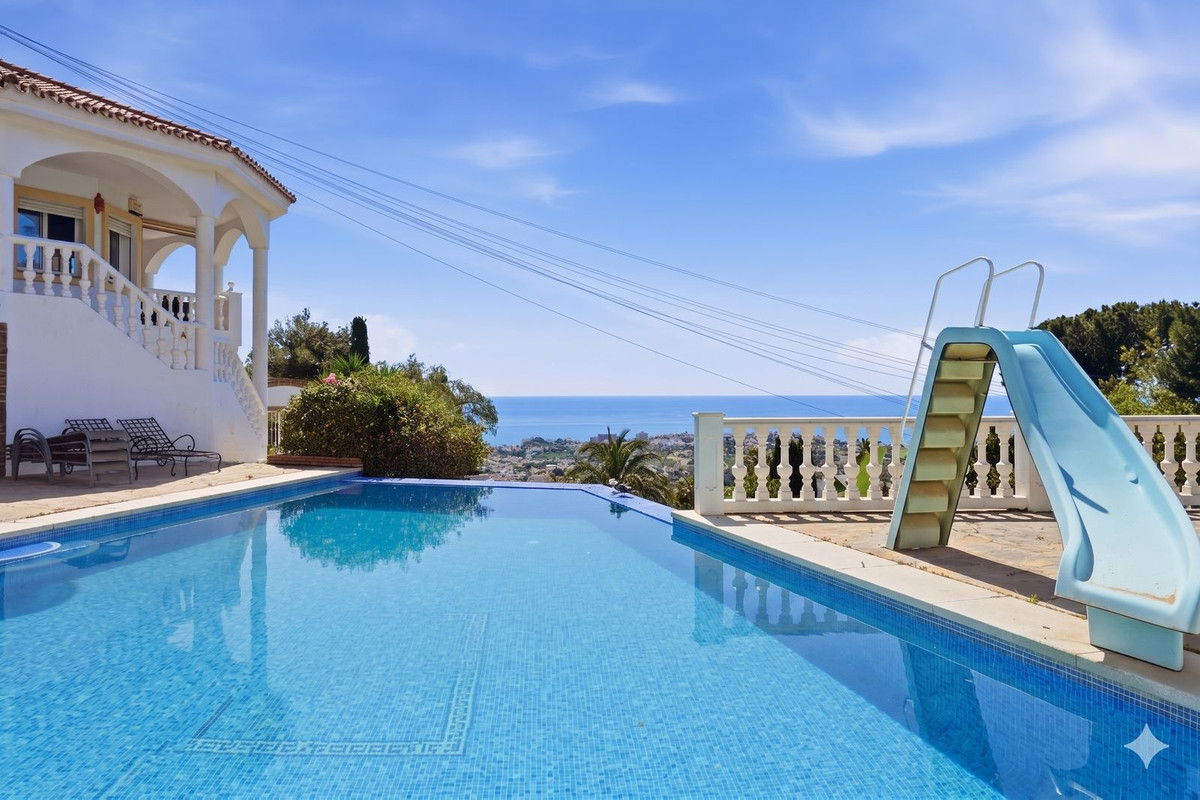 Villa for sale in Benalmádena, Málaga, Spain