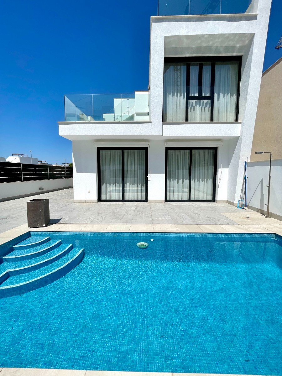 Villa for sale in Benijofar, Alicante, Spain