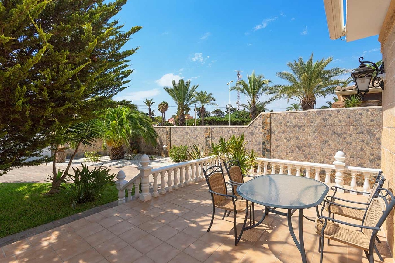 Villa en venta en Orihuela Costa