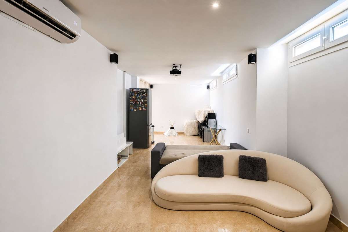 Villa en venta en Manilva