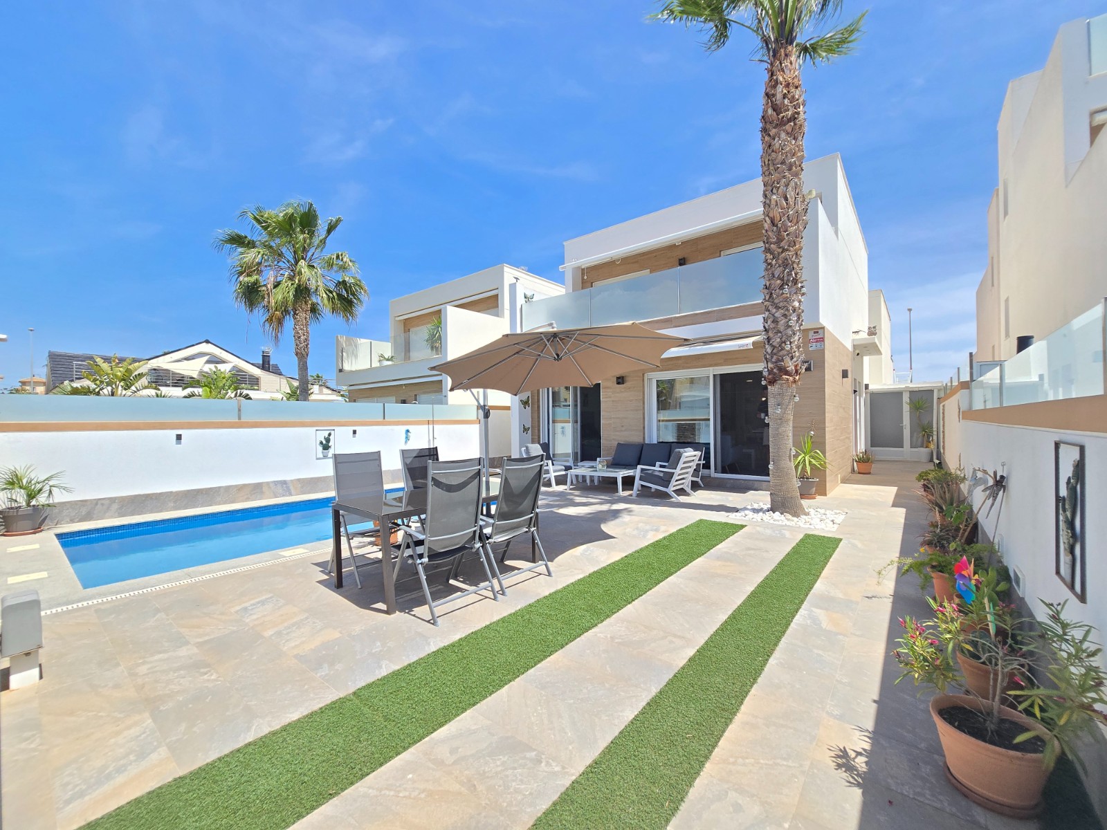 Villa en venta en Pilar De La Horadada