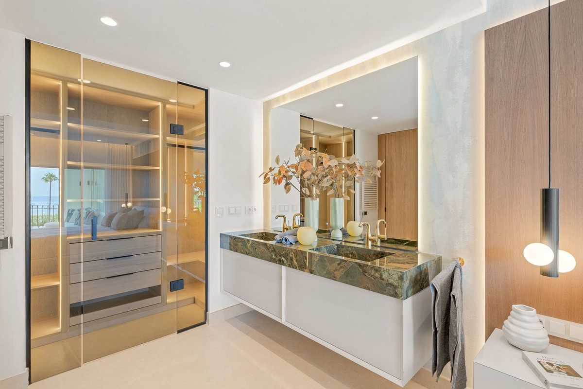 Apartment for sale in New Golden Mile, Málaga, Spain