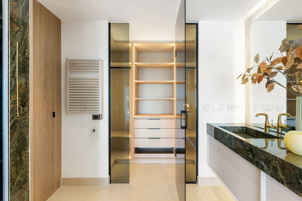 Apartment for sale in New Golden Mile, Málaga, Spain