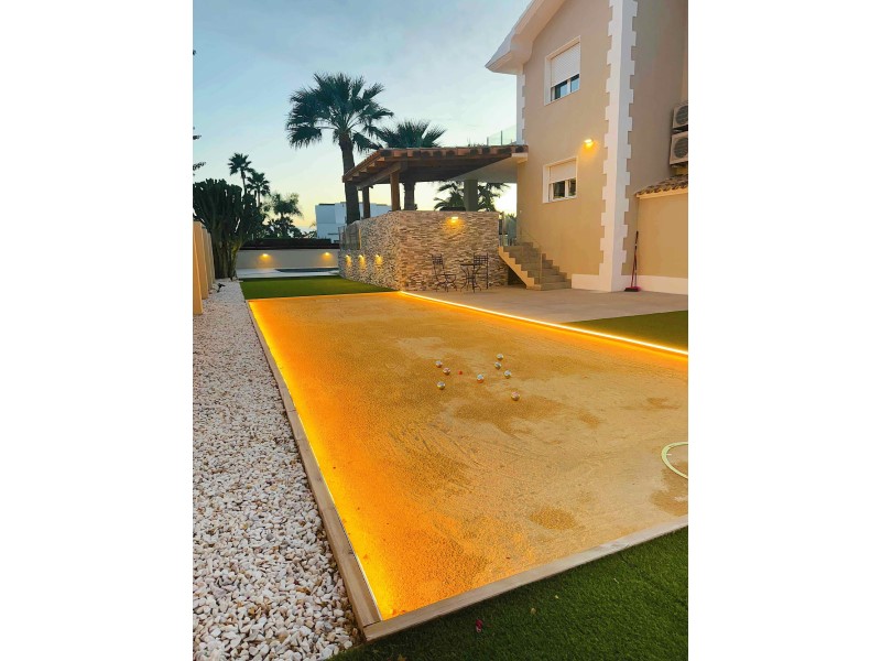 Villa en venta en Alfas Del Pi