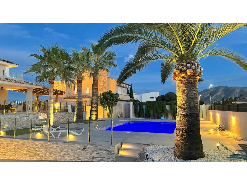 Villa en venta en Alfas Del Pi