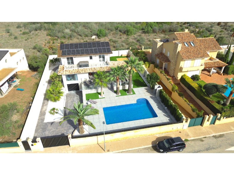 Villa en venta en Alfas Del Pi
