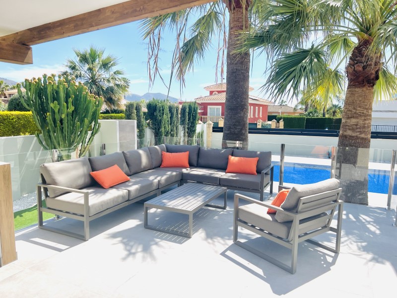 Villa en venta en Alfas Del Pi