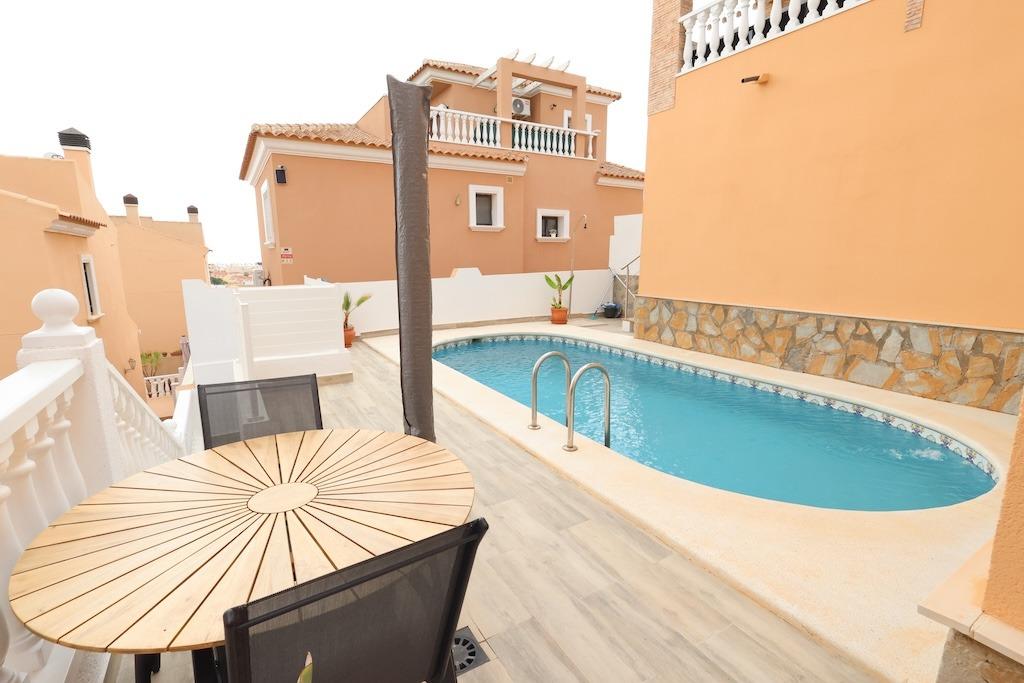 Villa en venta en San Miguel De Salinas