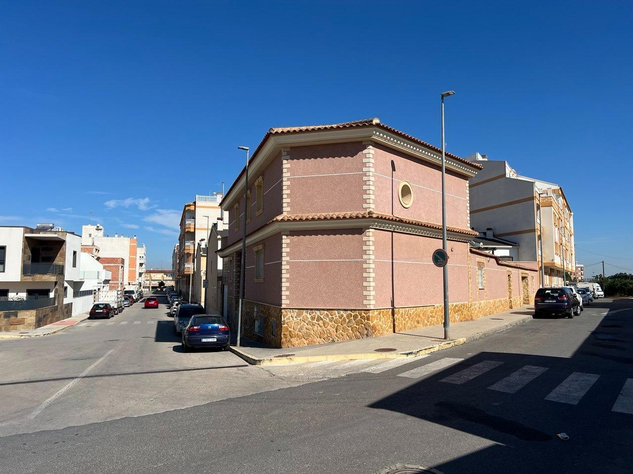 Villa for sale in Formentera Del Segura, Alicante, Spain