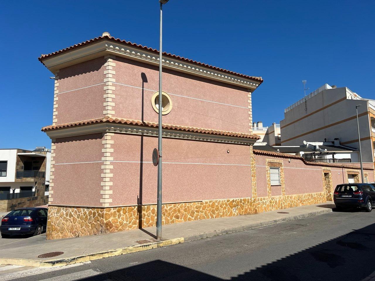Villa for sale in Formentera Del Segura, Alicante, Spain