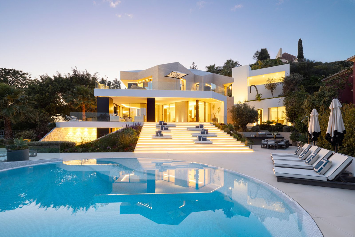 Villa for sale in Benahavis, Málaga, Spain