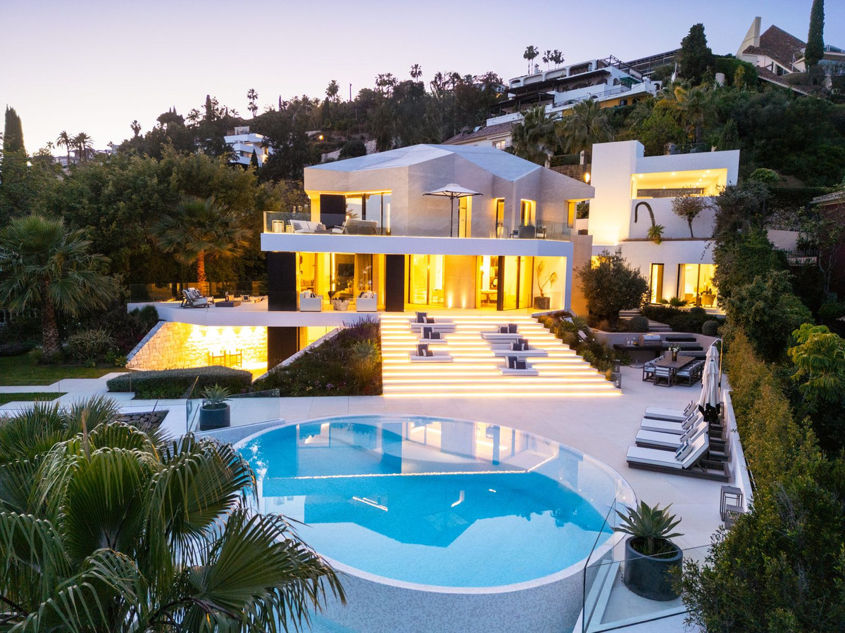 Villa for sale in Benahavis, Málaga, Spain