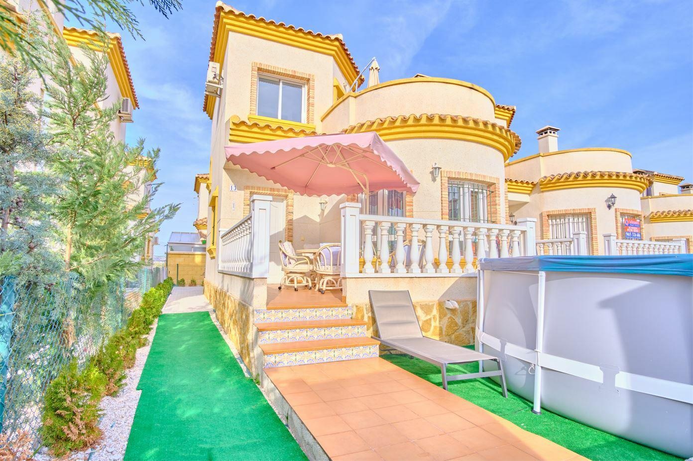 Villa for sale in Los Montesinos, Alicante, Spain