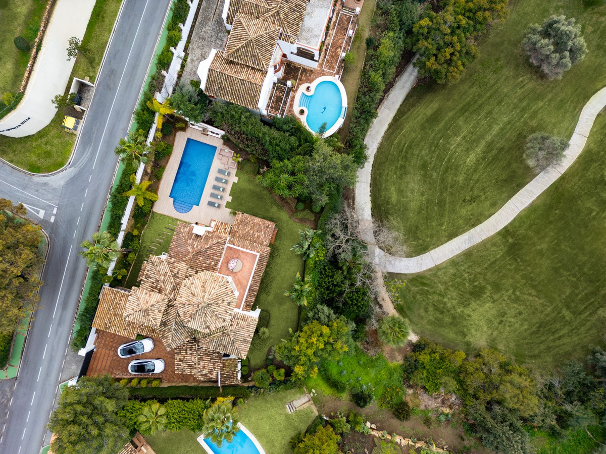 Villa for sale in La Quinta, Málaga, Spain