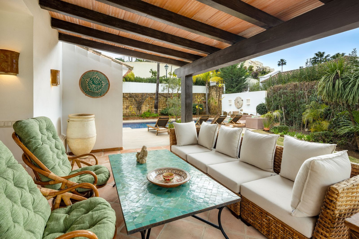 Villa for sale in La Quinta, Málaga, Spain