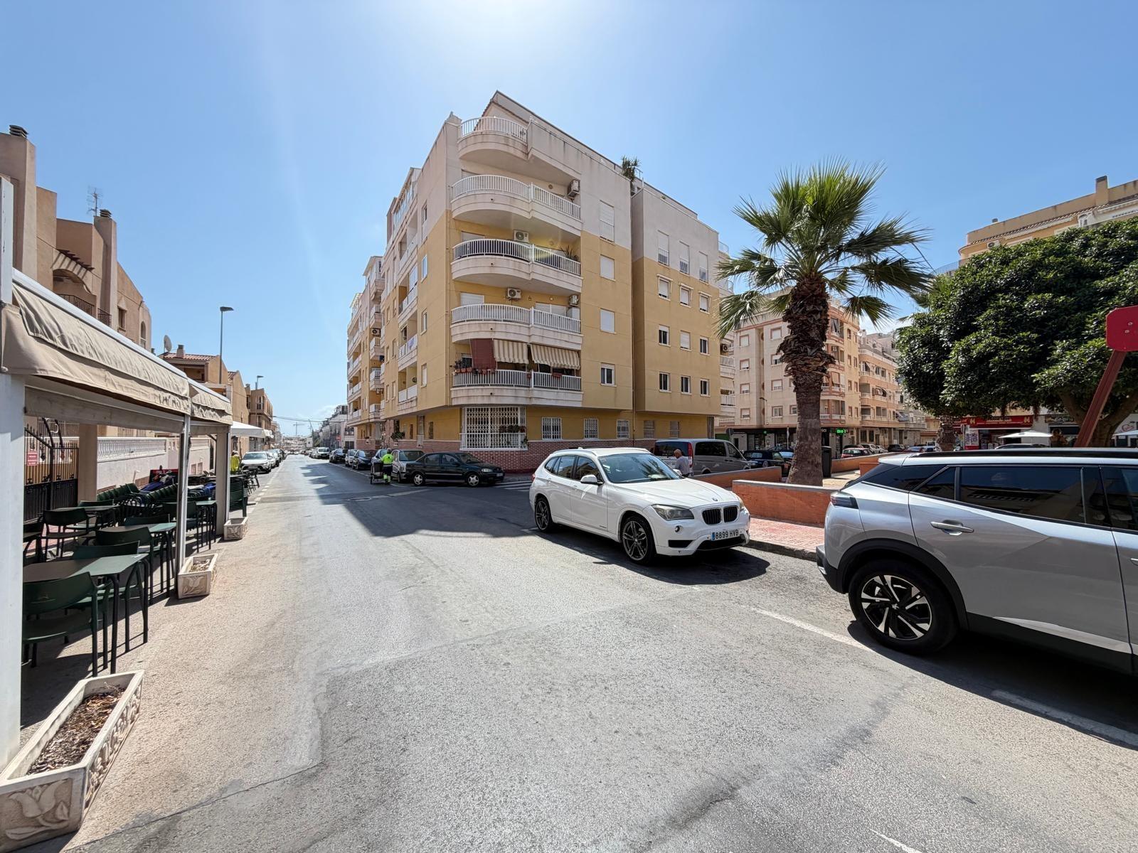 Commercial unit for sale in Torrevieja, Alicante, Spain