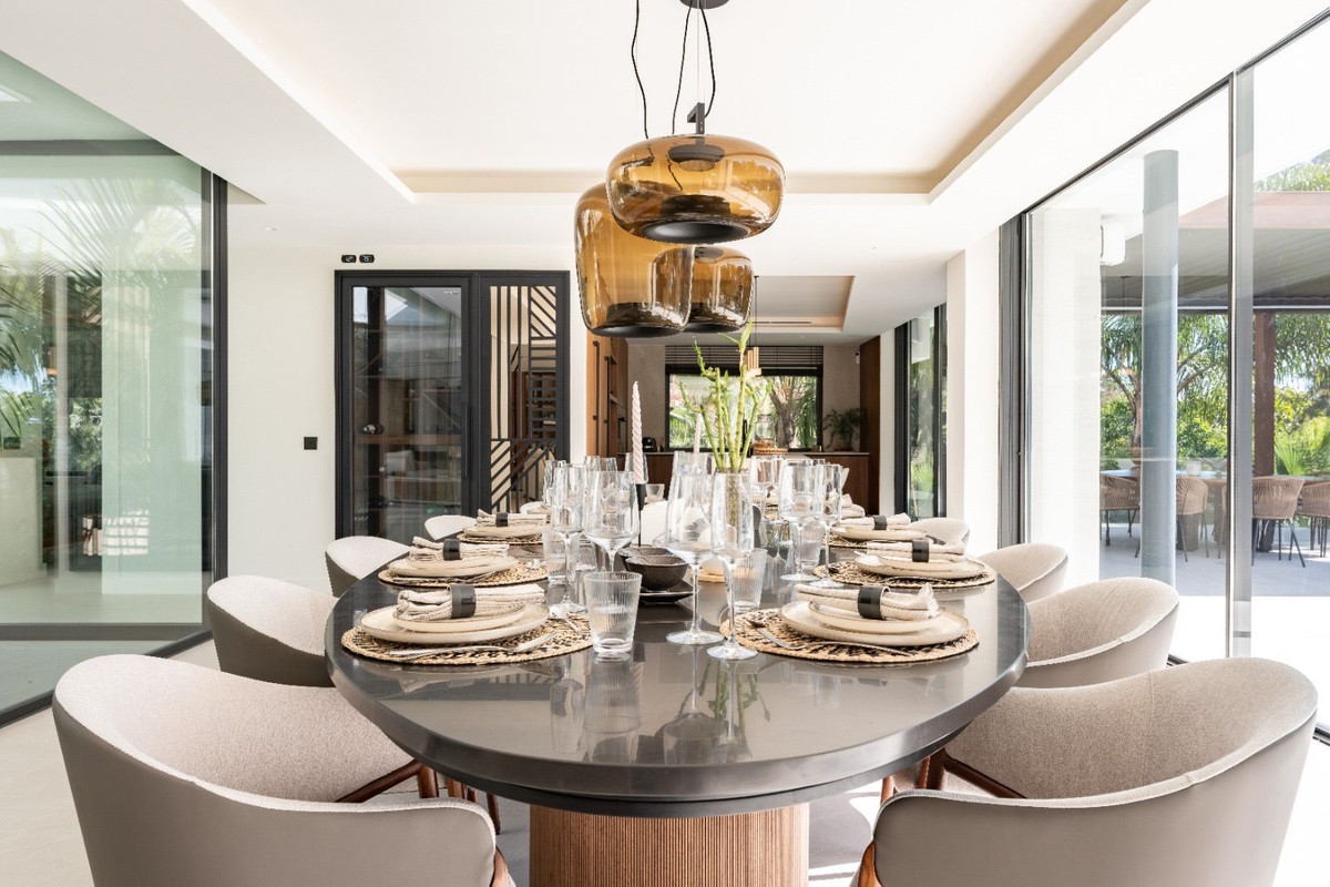 Villa for sale in Hacienda Las Chapas, Málaga, Spain