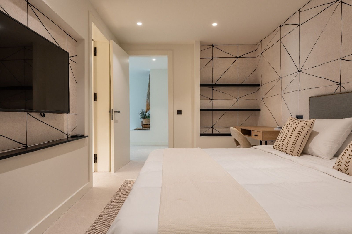 Villa for sale in Hacienda Las Chapas, Málaga, Spain