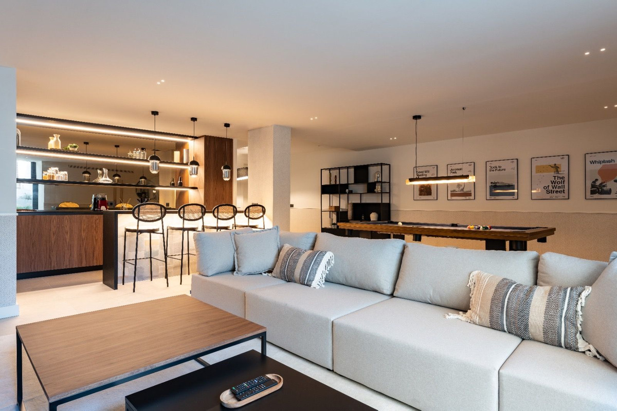 Villa for sale in Hacienda Las Chapas, Málaga, Spain