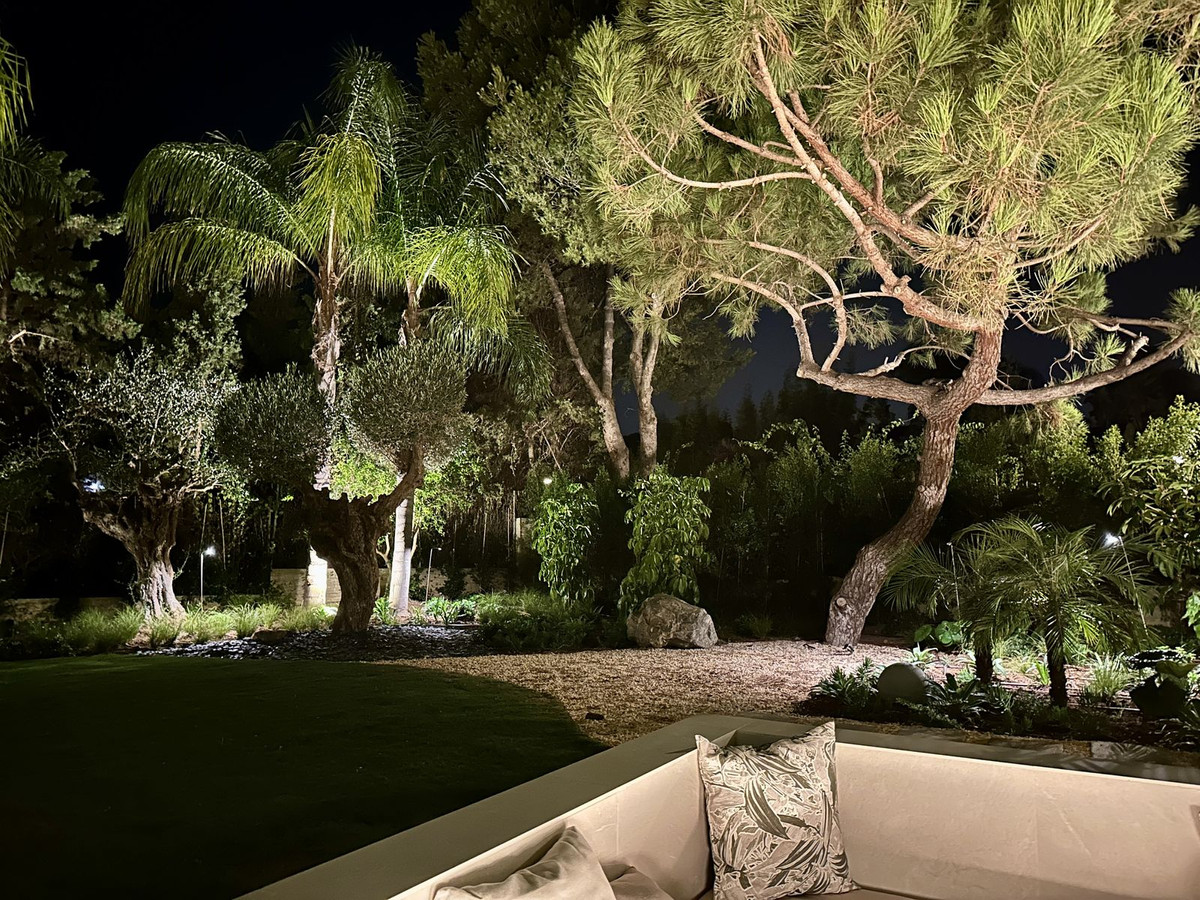 Villa for sale in Hacienda Las Chapas, Málaga, Spain