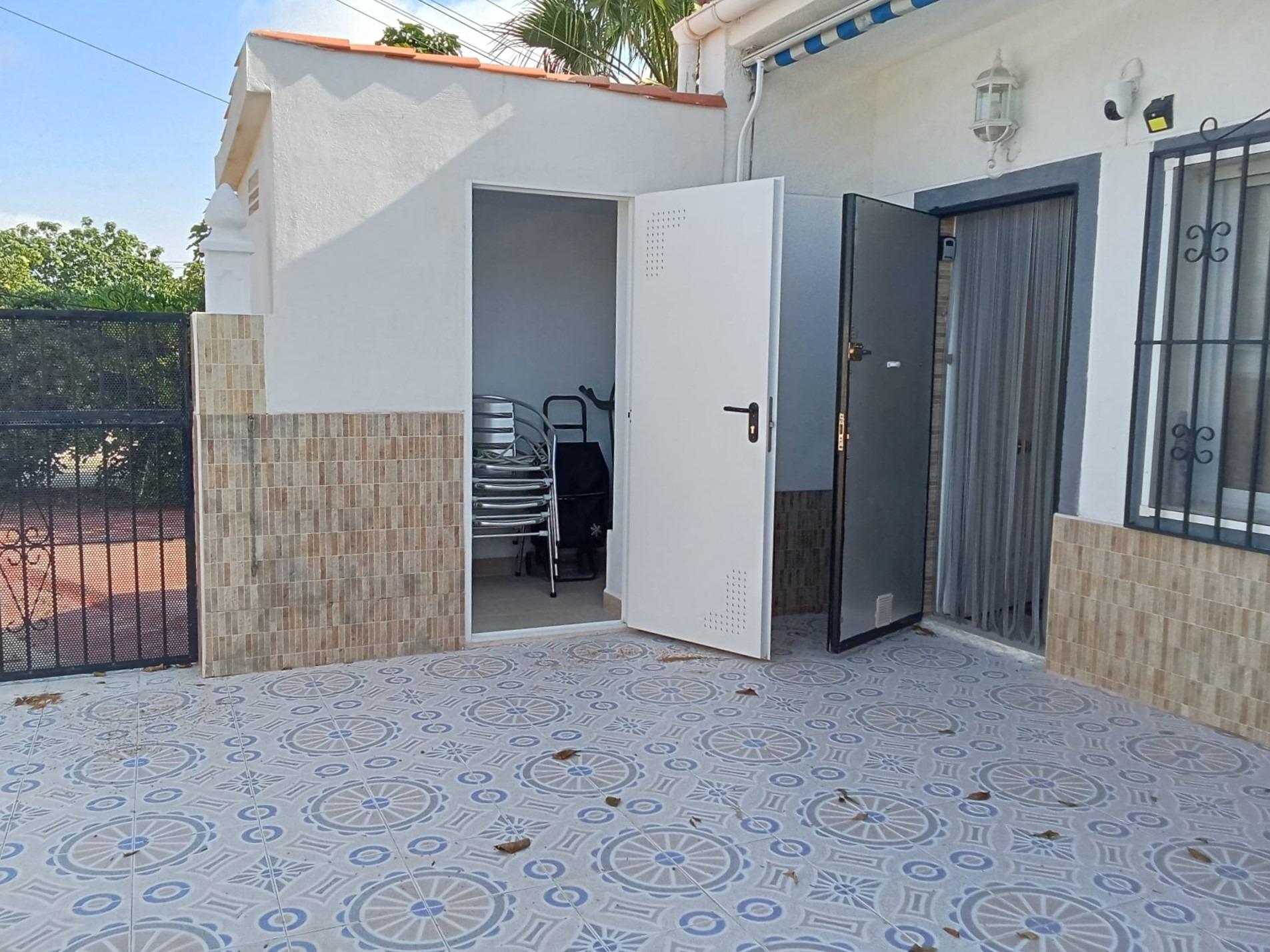 Bungalow for sale in Torrevieja, Alicante, Spain