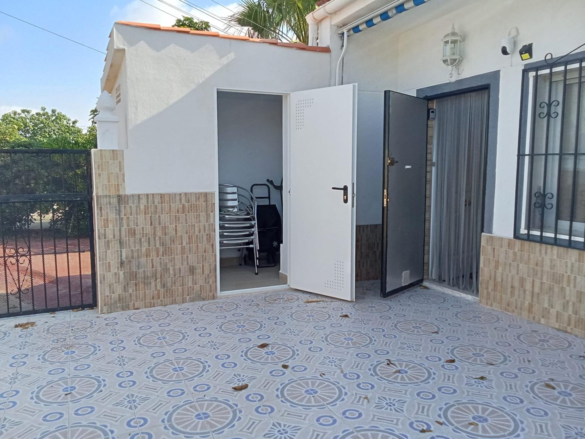 Bungalow for sale in Torrevieja, Alicante, Spain