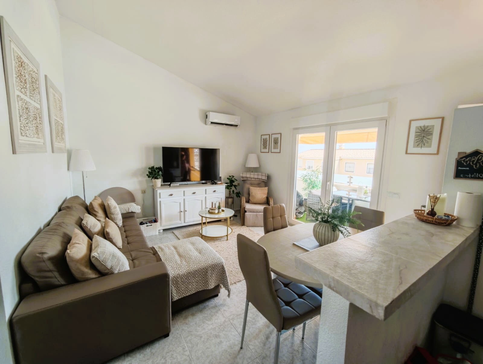Penthouse for sale in Villamartin, Alicante, Spain