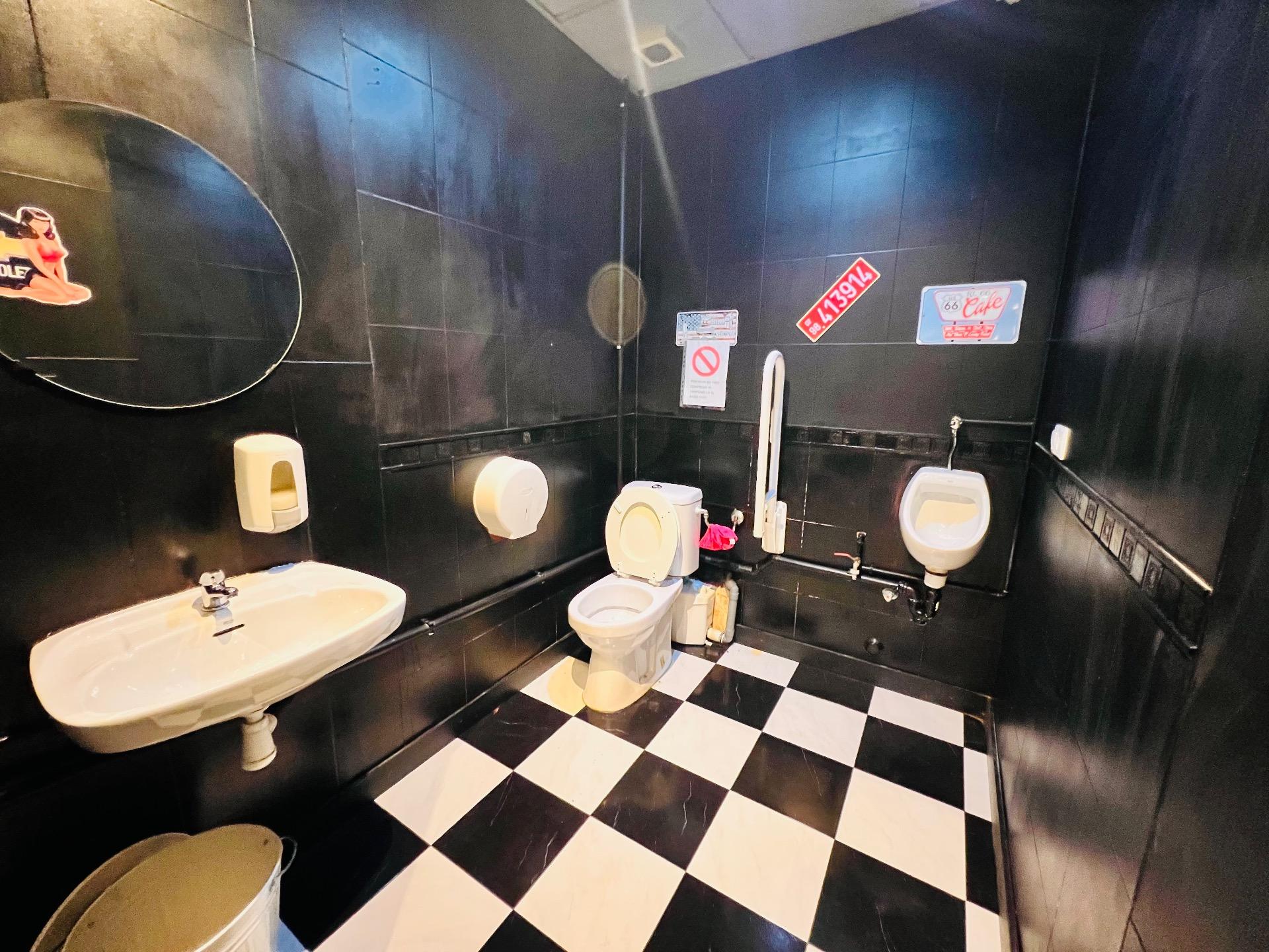 Commercial unit for sale in Torrevieja, Alicante, Spain