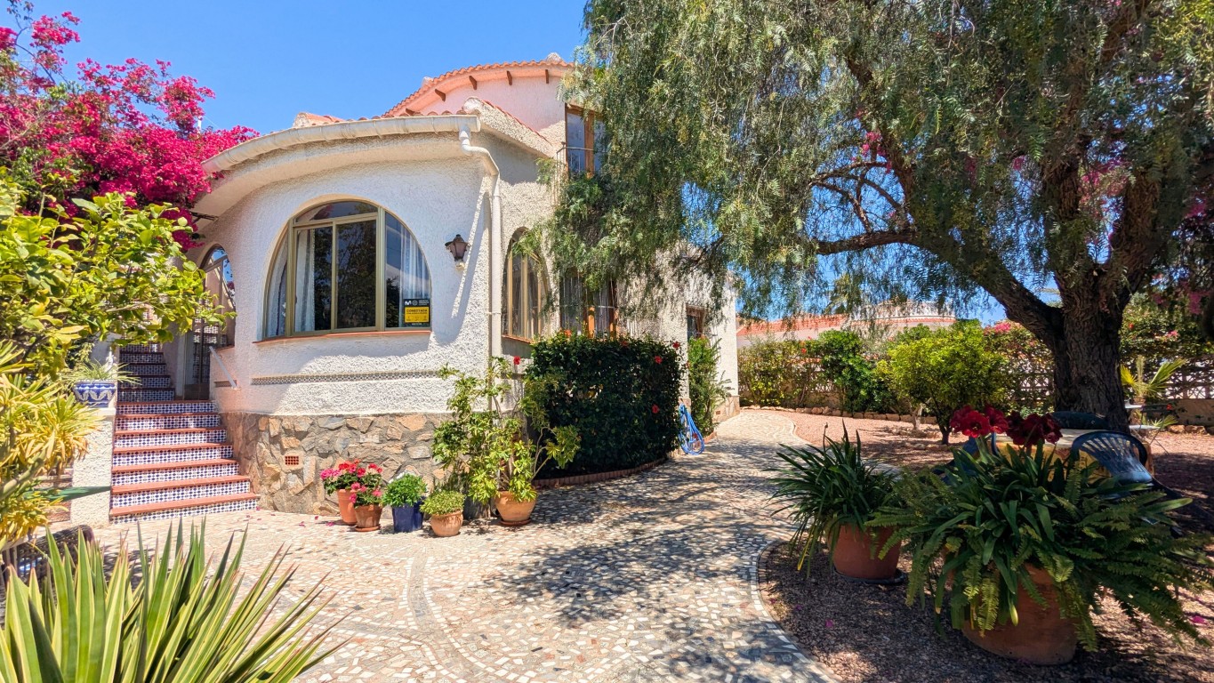 Villa for sale in Ciudad Quesada, Alicante, Spain