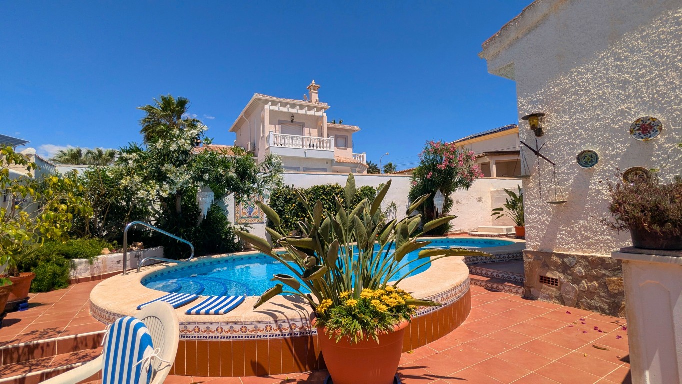 Villa for sale in Ciudad Quesada, Alicante, Spain