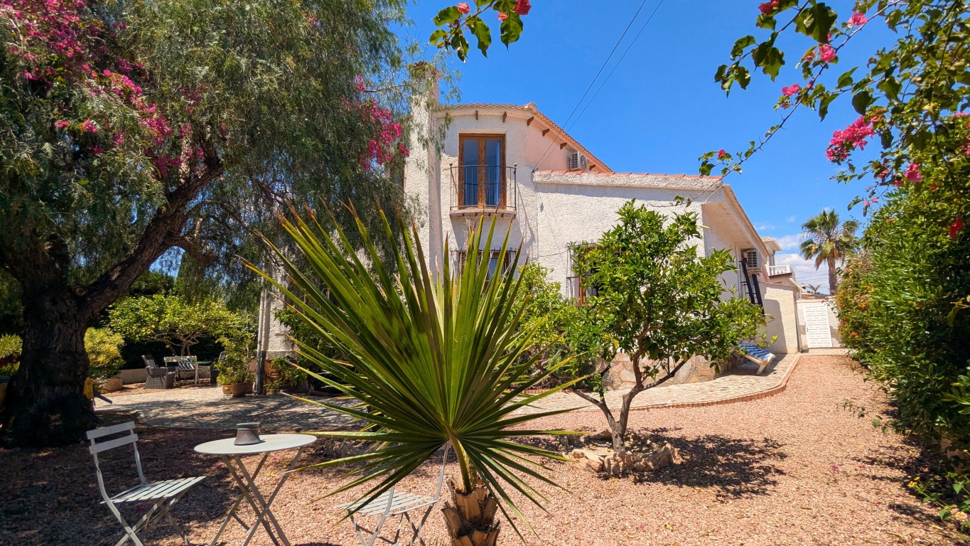 Villa for sale in Ciudad Quesada, Alicante, Spain