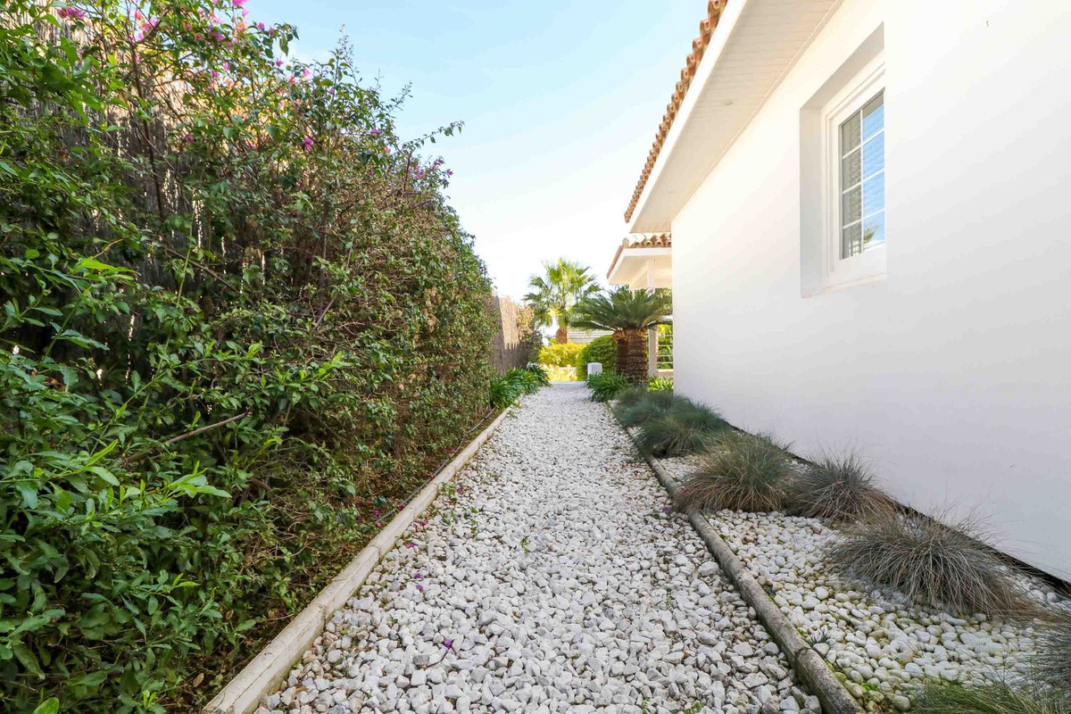 Villa for sale in Benahavis, Málaga, Spain