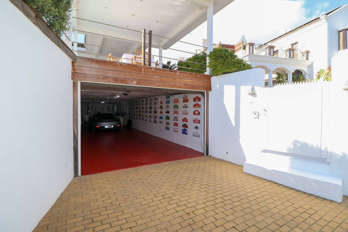 Villa for sale in Benahavis, Málaga, Spain