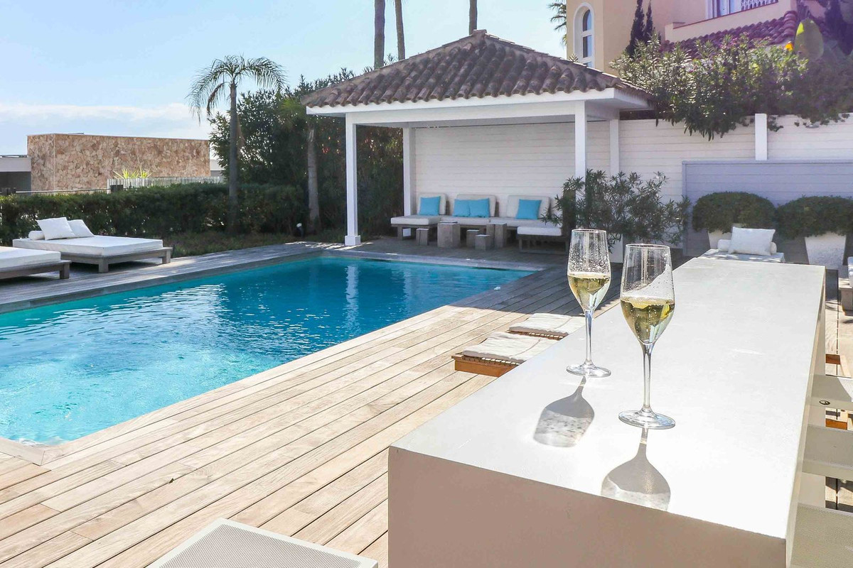Villa for sale in Benahavis, Málaga, Spain