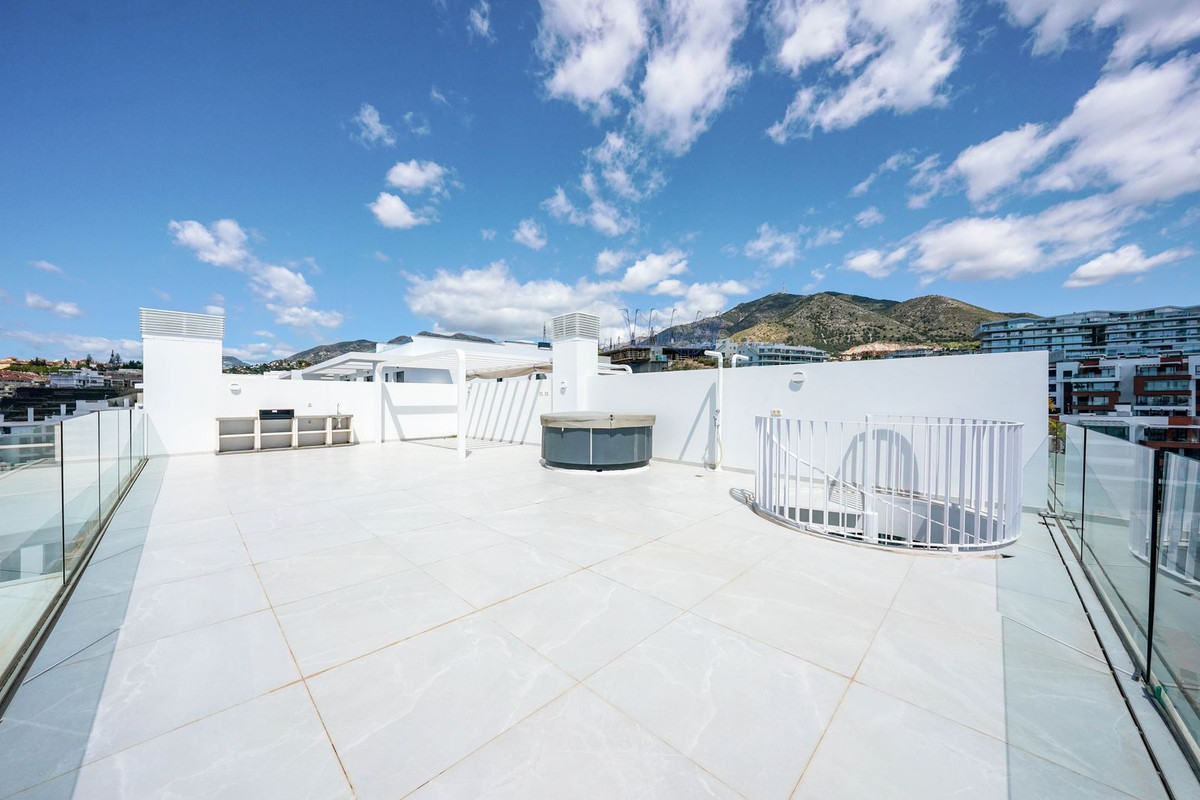 Penthouse for sale in Fuengirola, Málaga, Spain