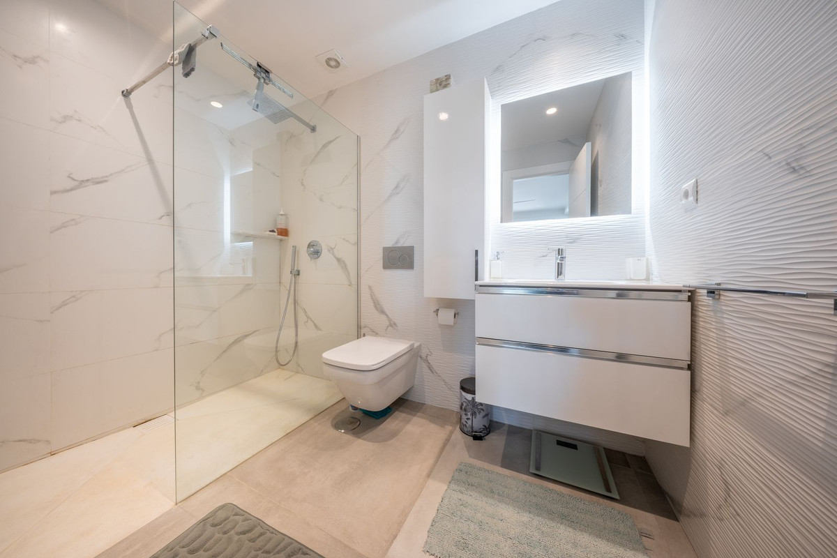 Apartment for sale in Puerto Banus, Málaga, Spain