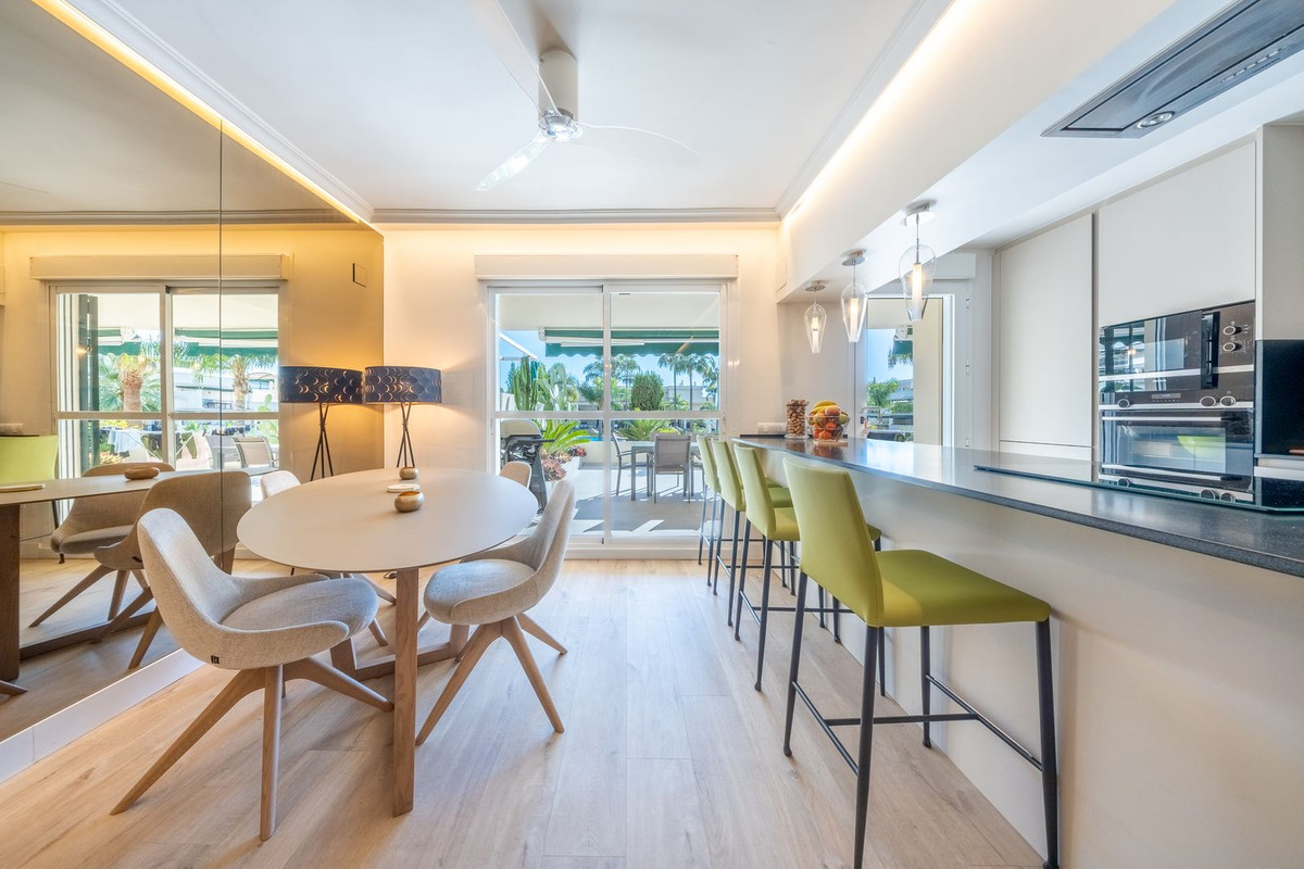 Apartment for sale in Puerto Banus, Málaga, Spain