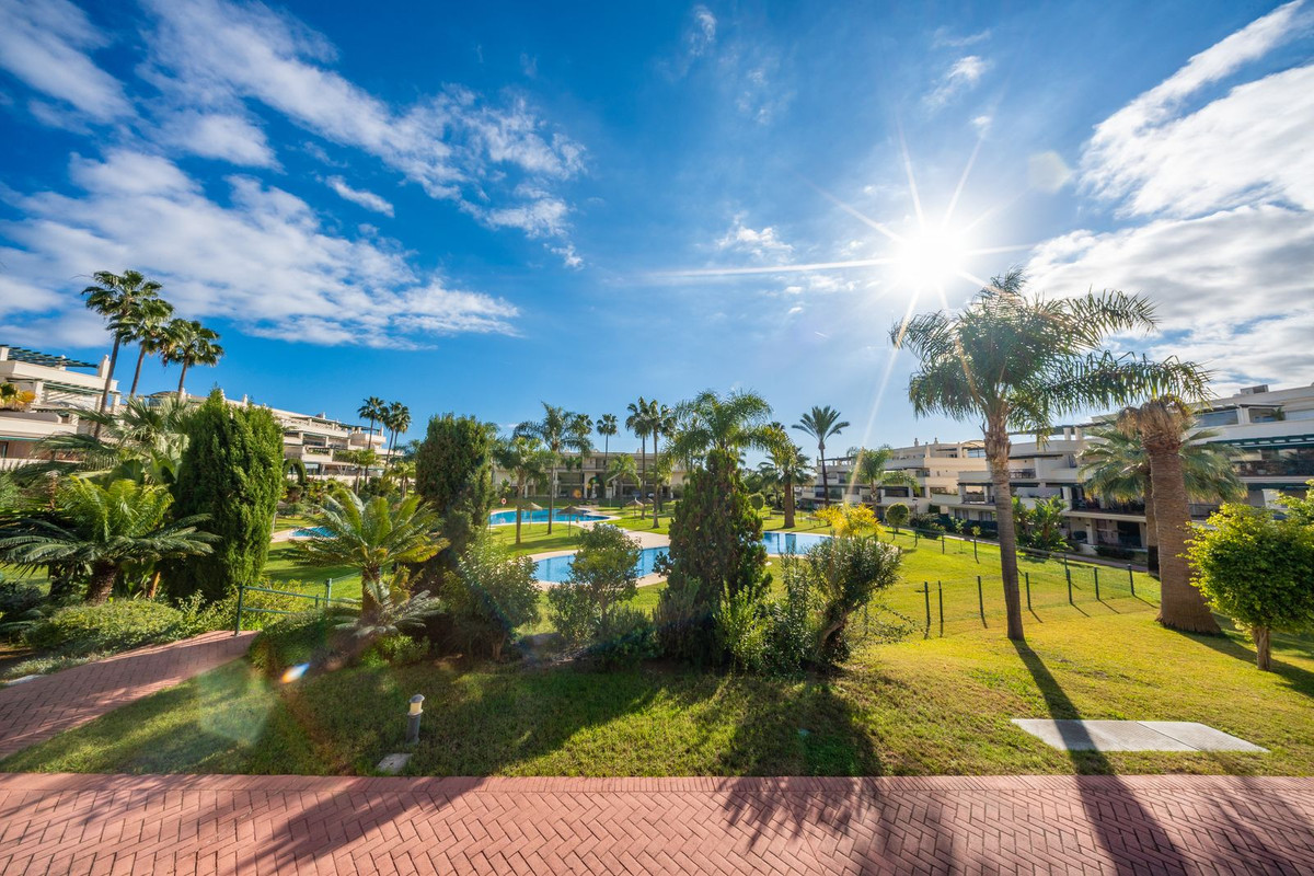 Apartment for sale in Puerto Banus, Málaga, Spain