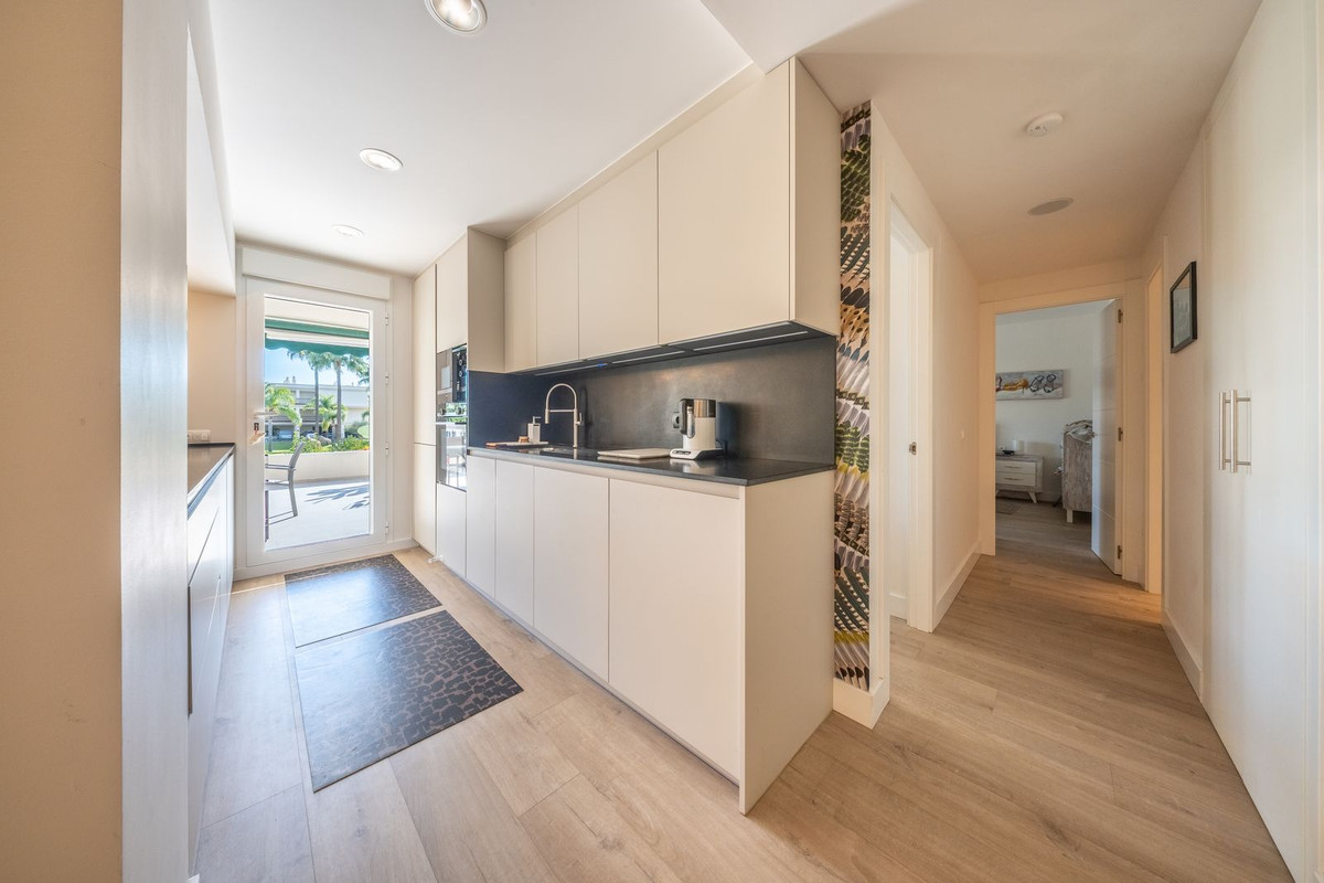 Apartment for sale in Puerto Banus, Málaga, Spain