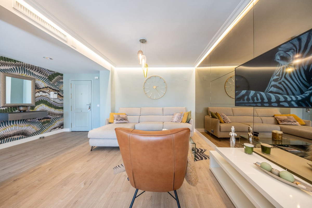 Apartment for sale in Puerto Banus, Málaga, Spain