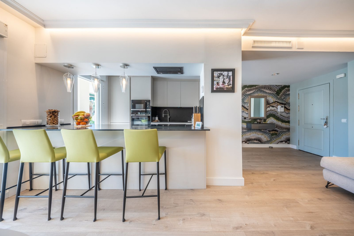 Apartment for sale in Puerto Banus, Málaga, Spain