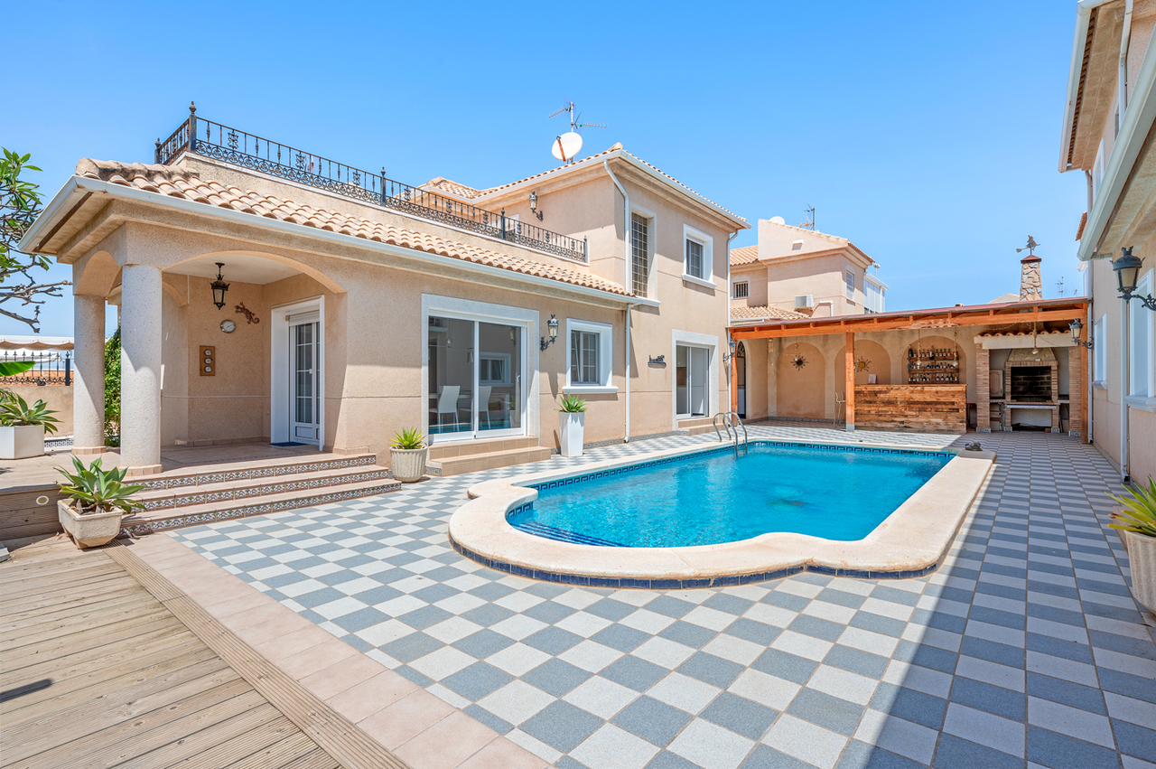 Villa for sale in Torre De La Horadada, Alicante, Spain